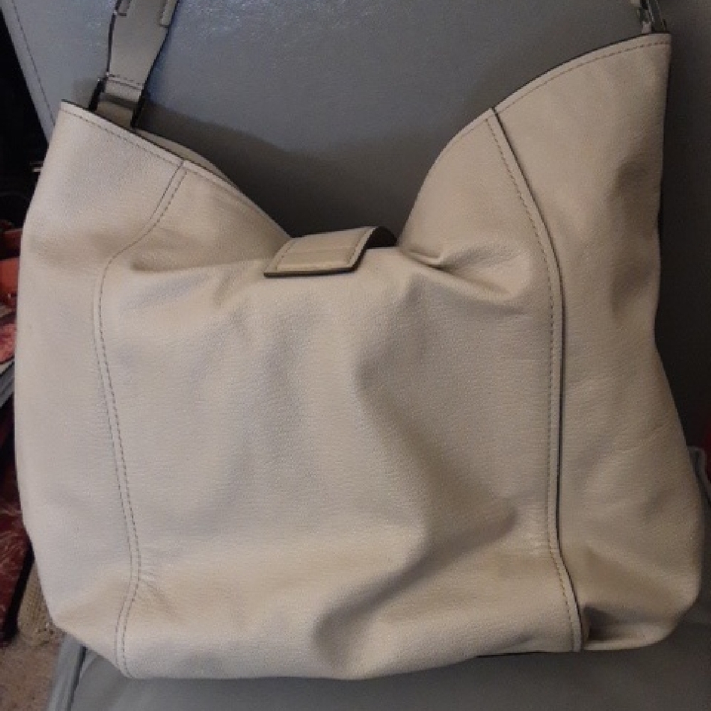 Michael Kors Cream Leather Hobo Bag - Picture 3 of 7